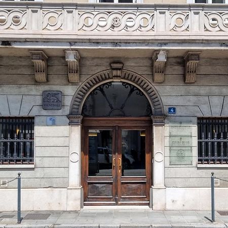 Locanda Al Volo Tommaseo Trieste Bagian luar foto