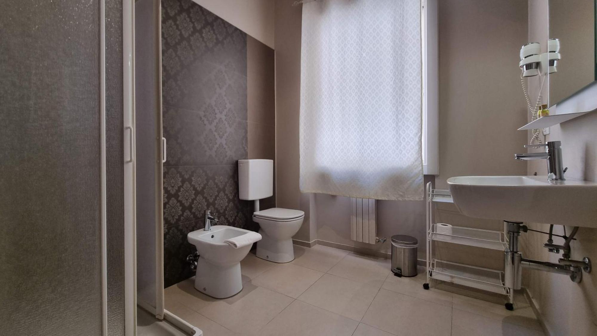 Locanda Al Volo Tommaseo Trieste Bagian luar foto