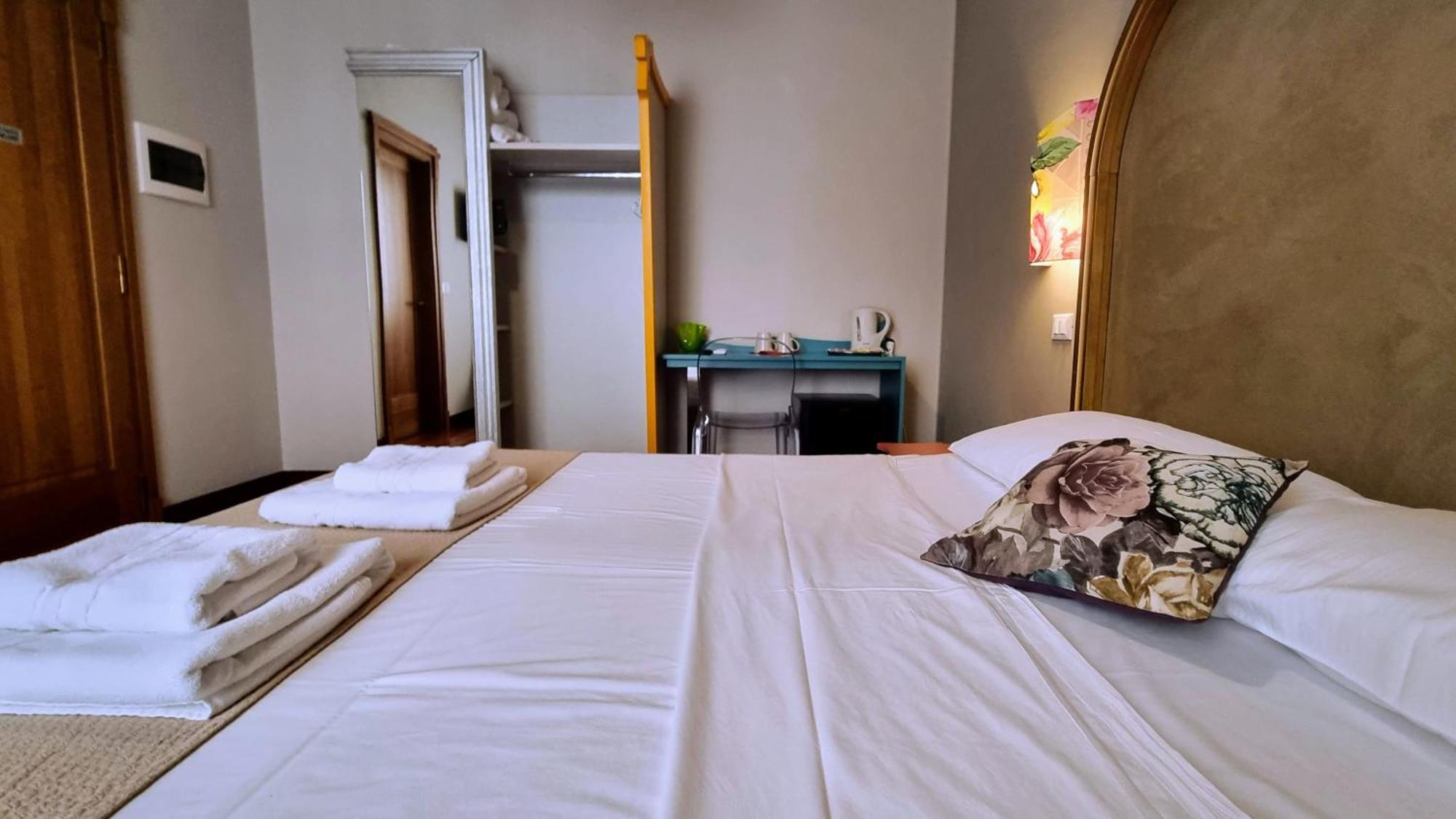 Locanda Al Volo Tommaseo Trieste Bagian luar foto
