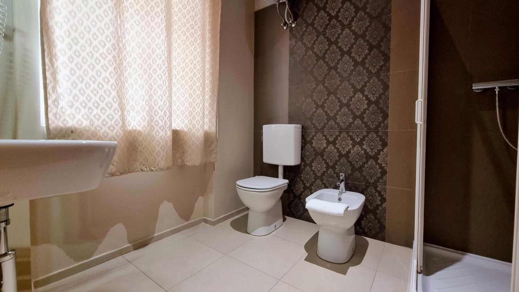 Locanda Al Volo Tommaseo Trieste Bagian luar foto