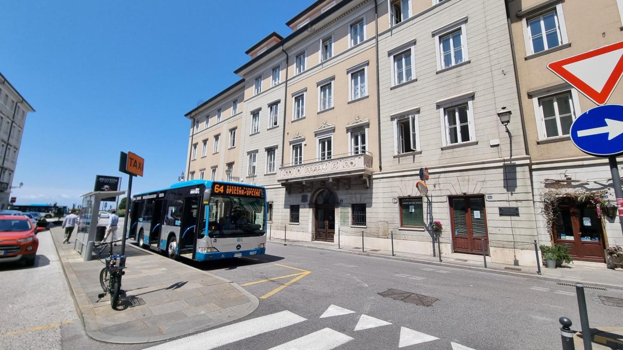 Locanda Al Volo Tommaseo Trieste Bagian luar foto