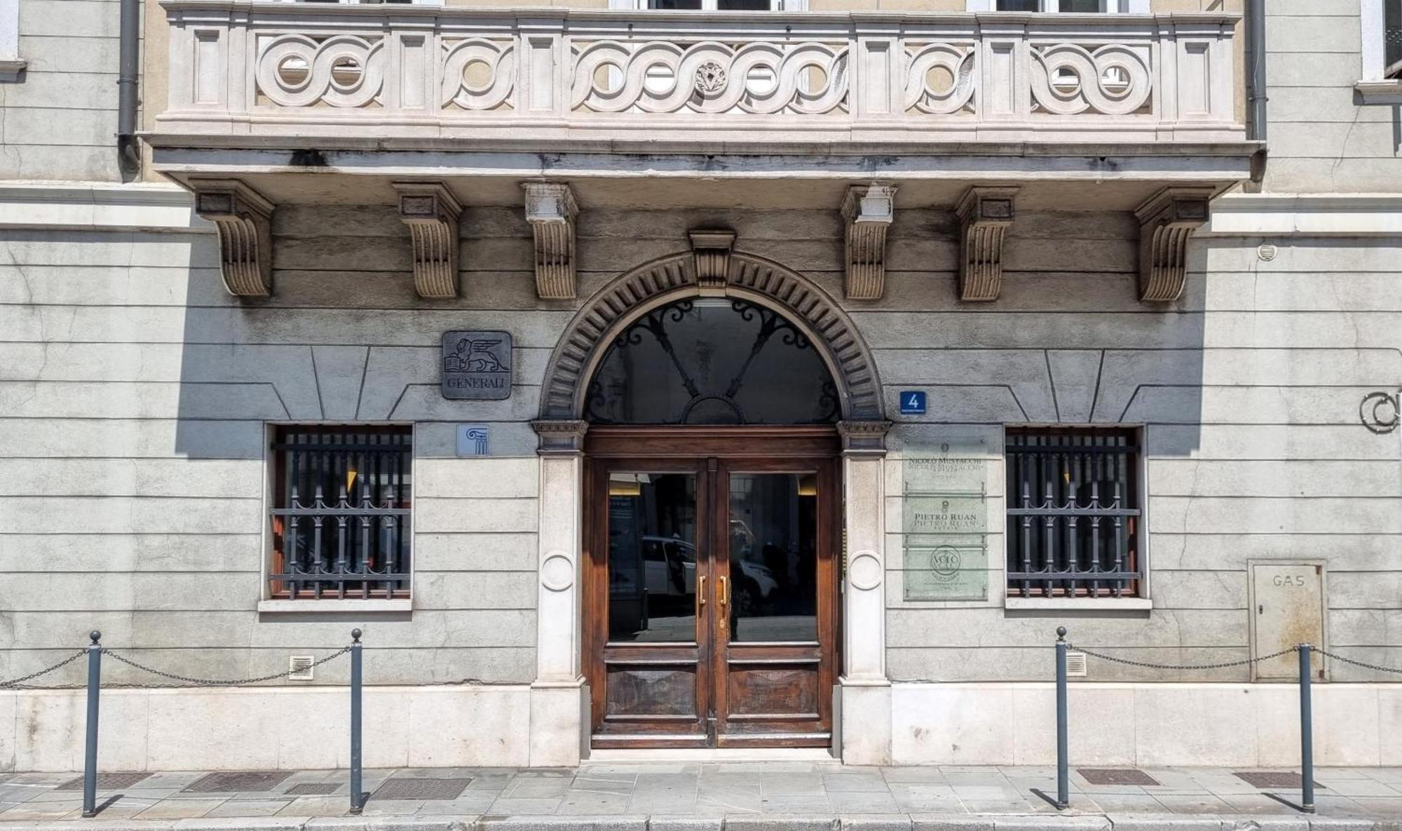 Locanda Al Volo Tommaseo Trieste Bagian luar foto