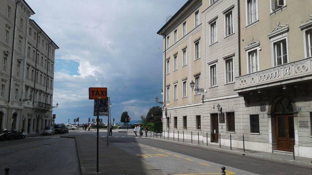 Locanda Al Volo Tommaseo Trieste Bagian luar foto